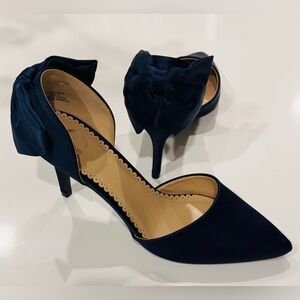 Journee Collection Tanzi D'Orsay Oversize Bow Pump Navy Ladies Size 7 NWOB